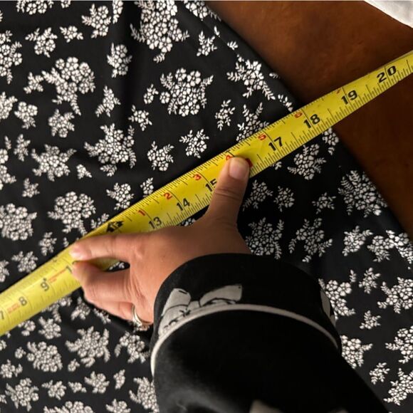 Michael Kors Shift Black Dress White Floral Print Size Small - Picture 11 of 13